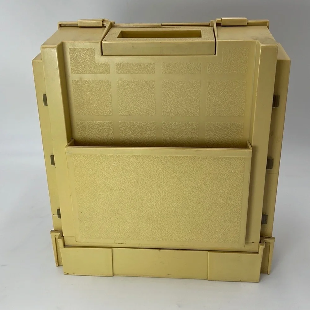 1983 Vintage World Wide Media Folding Sewing Storage